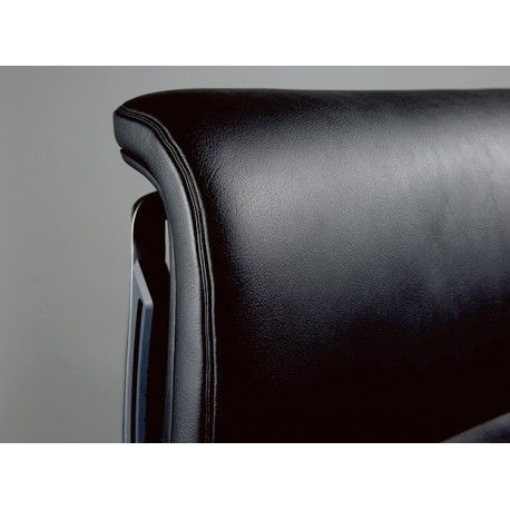 Кресло Okamura Duke для руководителя премиум класса кожаное